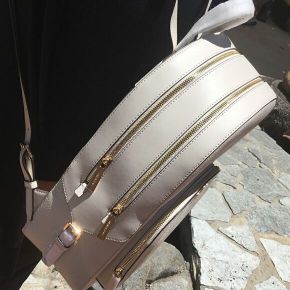 MICHAEL KORS ELEGANT UNDERSTATED BACKPACK SCHOOL OFFICE WORK TRAVEL VACATION - Picture 4 of 13